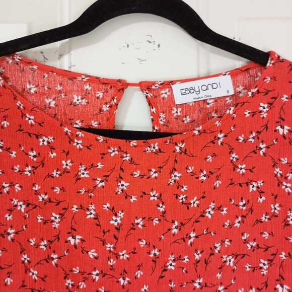 Ebby & I Red Floral Tiered Dress Size 8  Short Sleeves & Keyhole Back Closure - Picture 5 of 11